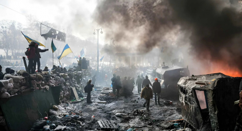 Kyiv sotto attacco russo: due morti e maternit� danneggiata dai missili